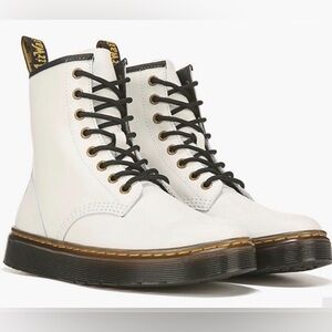 Dr. Martens White Combat Boots with Black Laces 
NWOB 🤍🖤🤍